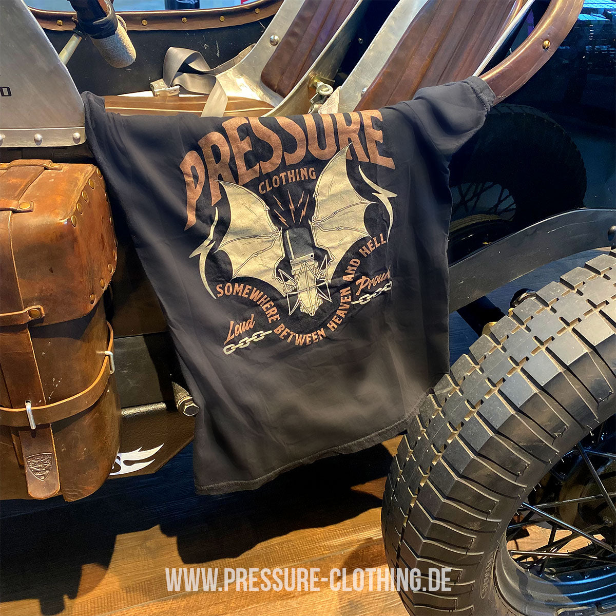 Heaven and Hell - Pressure Cloth - Streetwear Oversized T-Shirt