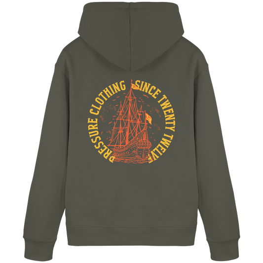 Vintage Segelschiff - Organic Basic Hoodie von Pressure Clothing mit großem Segelschiff-Print in Orange auf Olivgrün