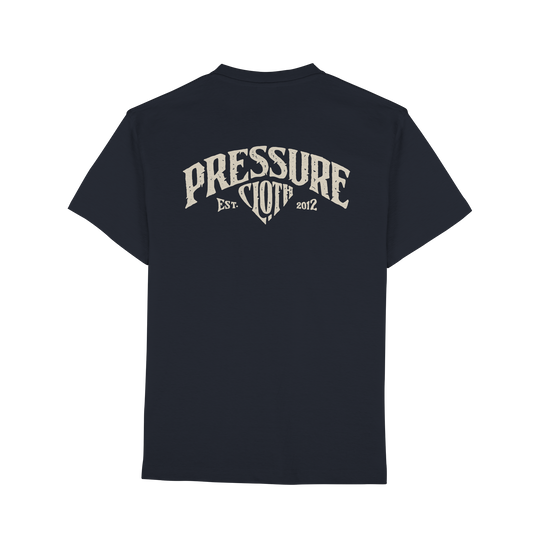 Pressure Cloth - Vintage Brand - Premium Classic T-Shirt in Schwarz mit Vintage-Logo von Pressure Clothing auf der Rückseite.