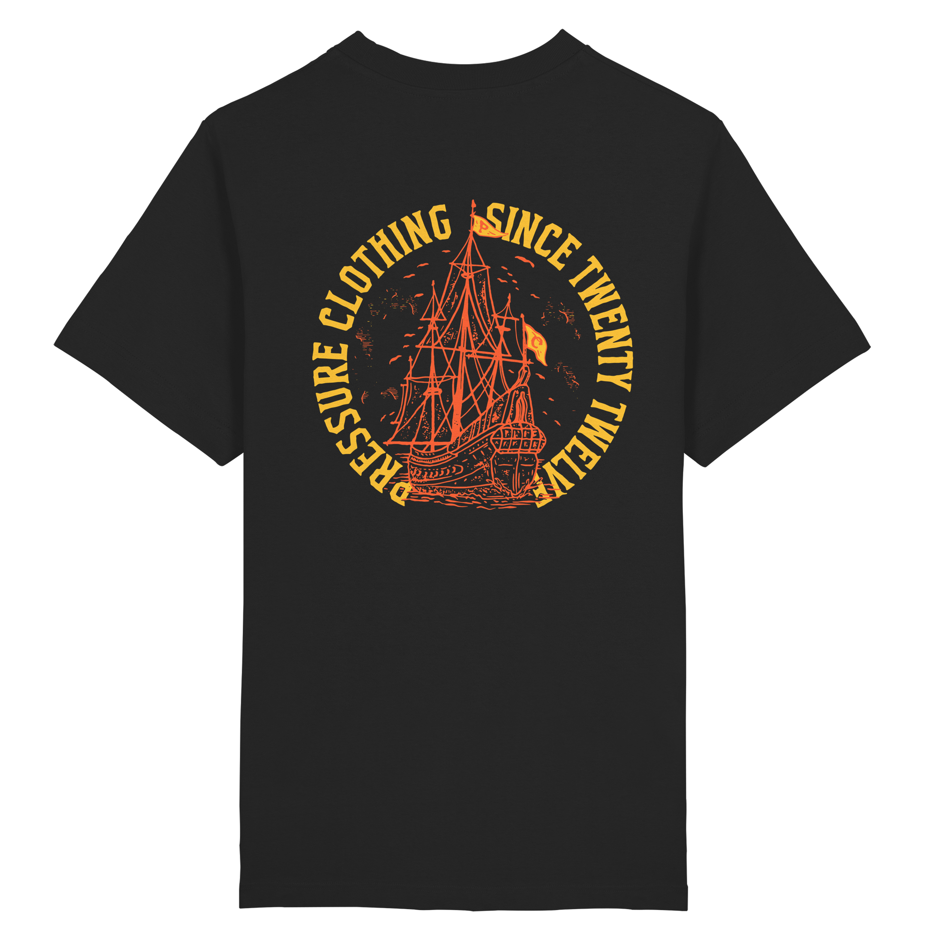 Vintage Segelschiff - Heavy Oversized Organic Shirt von Pressure Clothing mit maritimem Segelschiff-Design in Orange auf Schwarz