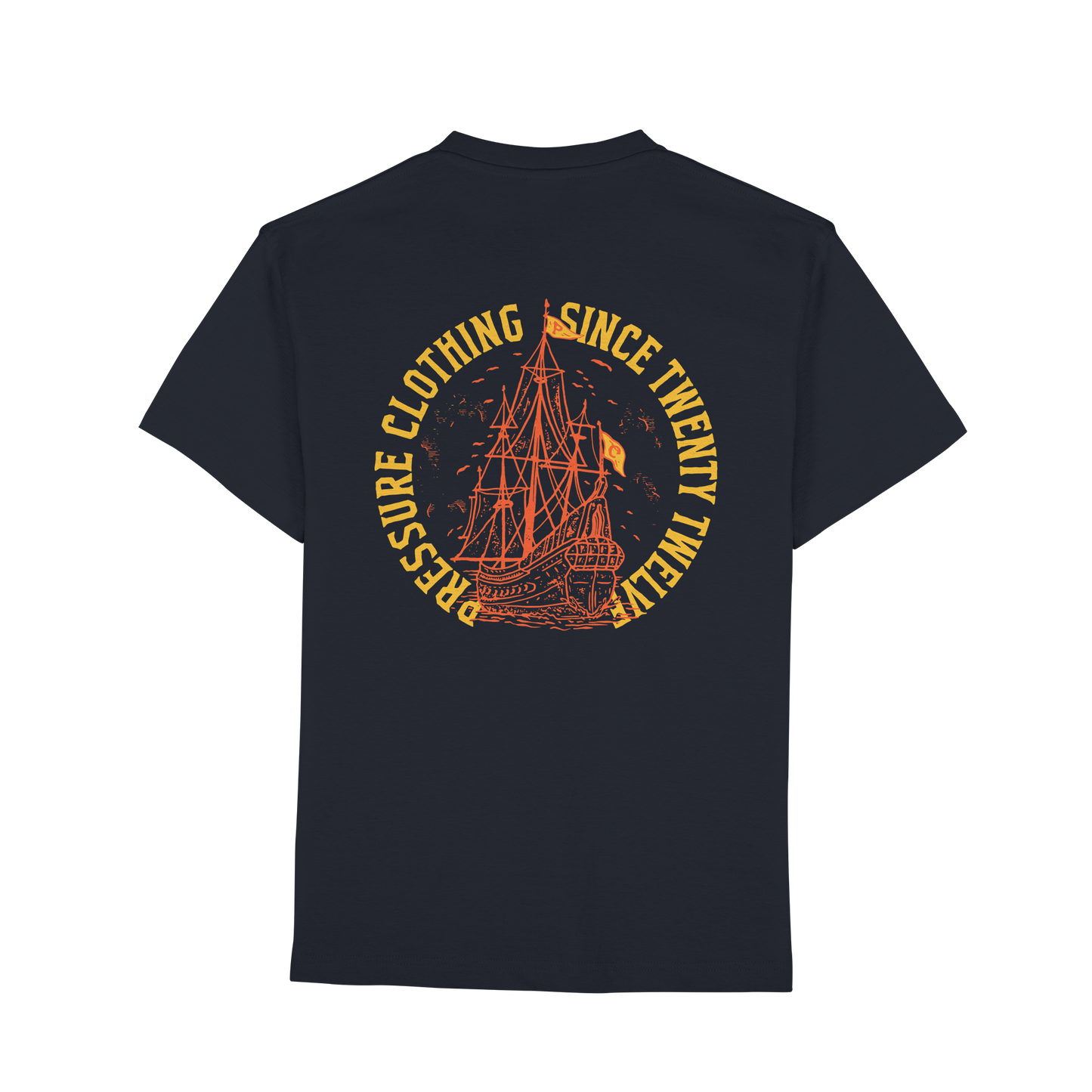 Vintage Segelschiff - Premium Classic T-Shirt von Pressure Clothing mit vintage Segelschiff-Motiv in orange auf dunkelblauem Stoff
