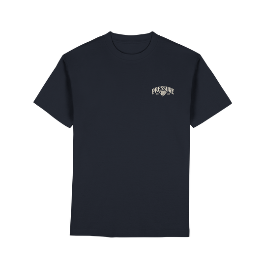 Pressure Cloth - Vintage Brand - Premium Classic T-Shirt von Pressure Clothing, schlichtes schwarzes T-Shirt mit kleinem Logo auf der Brust